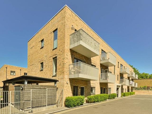 Flat for sale in Springfield Village, Greater London