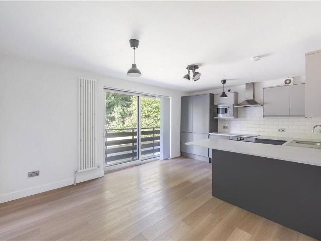 Flat for sale in Beckenham, Greater London