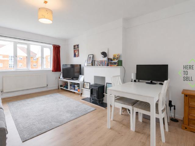 Flat for sale in Finchley, Isle Of Man