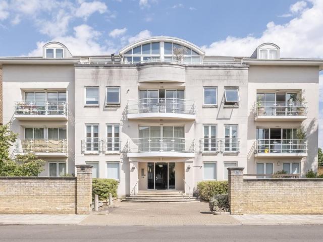Flat for sale in Putney, Greater London