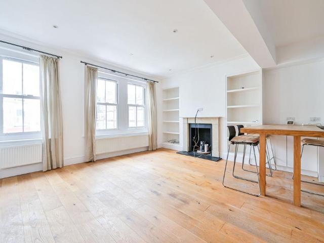 Flat for sale in London Borough of Southwark, Greater London