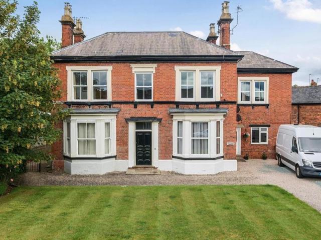 Flat for sale in Gobowen, Shropshire