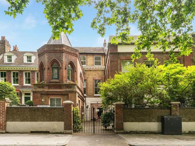 Flat for sale in Bethnal Green, Greater London