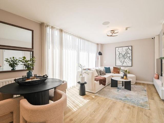 Flat for sale in New Barnet, Greater London