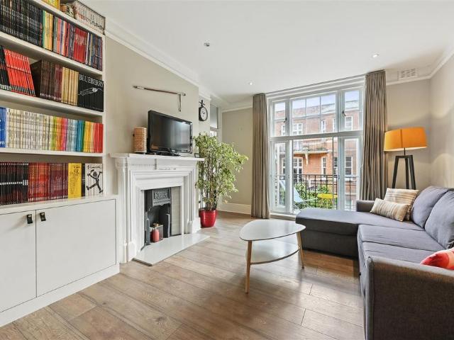 Flat for sale in West Kensington, Greater London