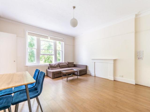 Flat for sale in Notting Hill, Greater London