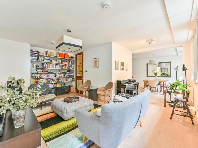 Flat for sale in East Marylebone, Greater London