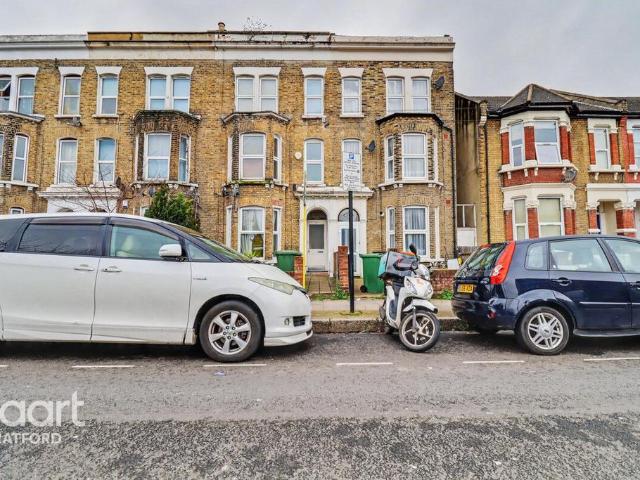 Flat for sale in Maryland, Greater London