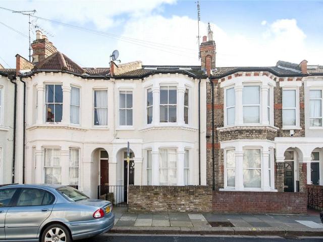 Flat for sale in Sands End, Greater London