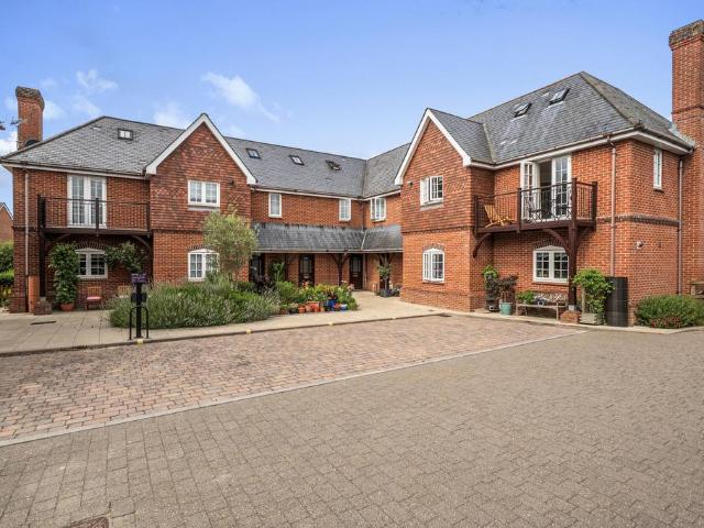 Flat for sale in Enborne, West Berkshire