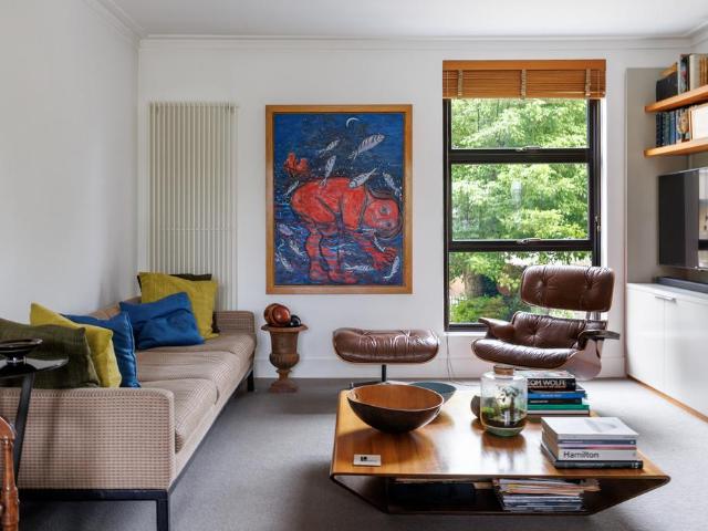 Flat for sale in Battersea, Greater London