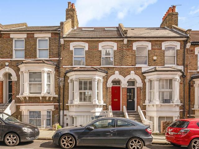 Flat for sale in East Dulwich, Greater London