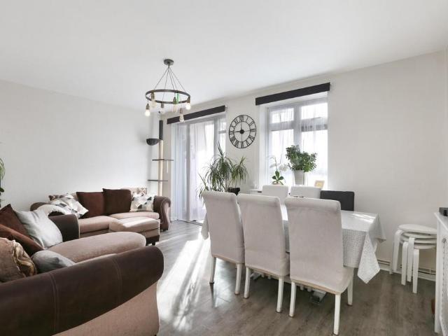 Flat for sale in East Dulwich, Greater London