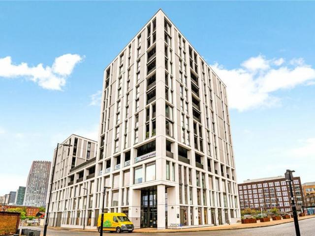Flat for sale in Stratford Marsh, Greater London