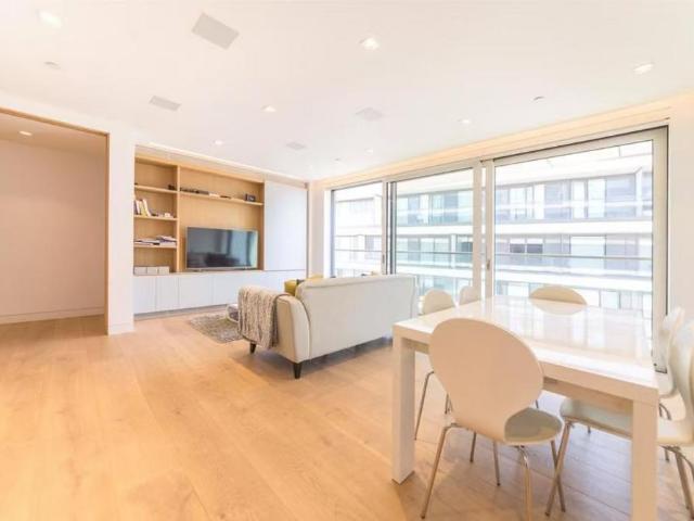 Flat for sale in Bermondsey, Greater London