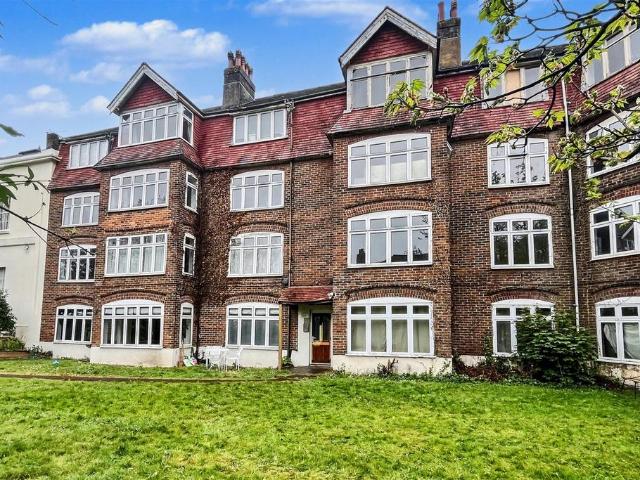 Flat for sale in The Polygon, Isle Of Man