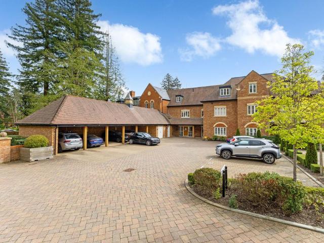 Flat for sale in Martin's Heron, Winkfield