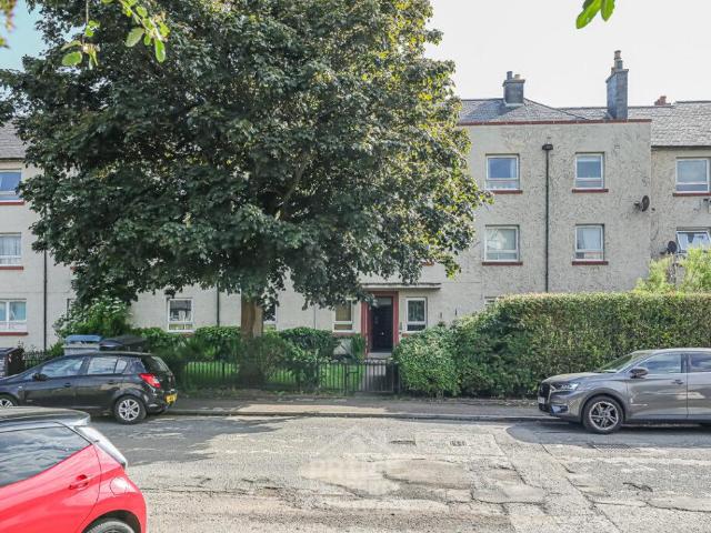 Flat for sale in Ballindoch, Scotland