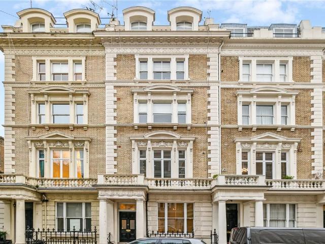 Flat for sale in Notting Hill, Greater London