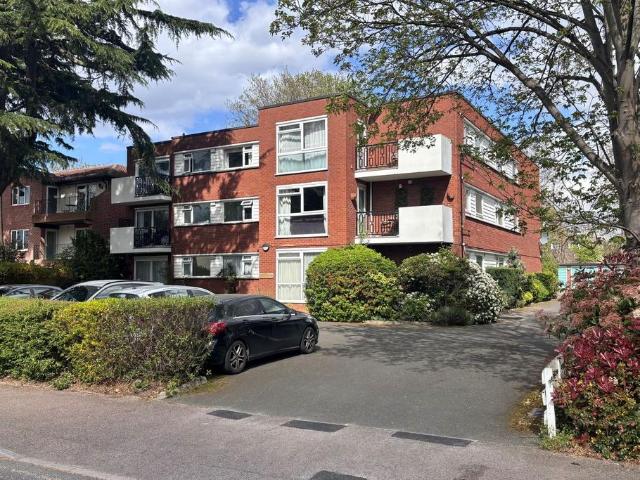 Flat for sale in London Borough of Bromley, Greater London