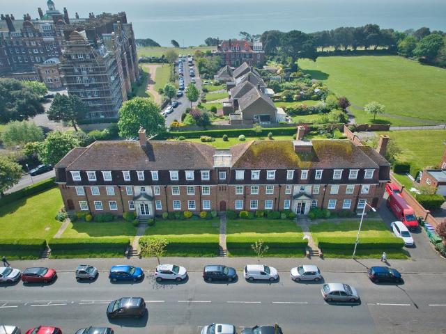 Flat for sale in Folkestone, Morehall