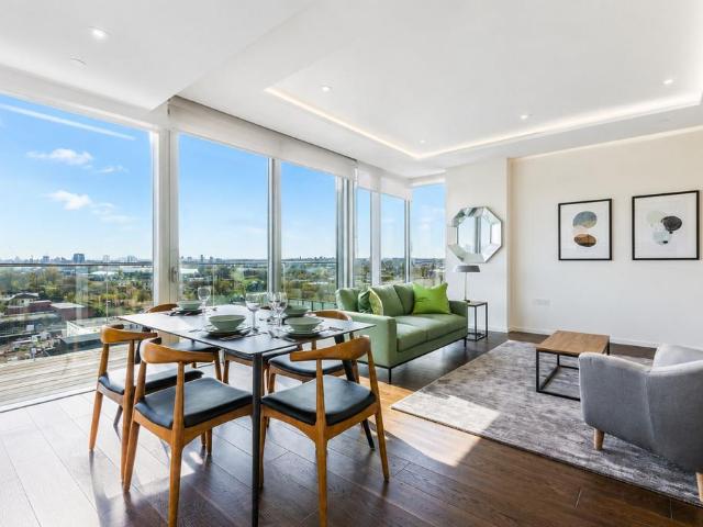 Flat for sale in West Kensington, Greater London