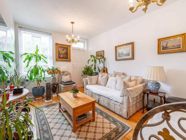 Flat for sale in Notting Hill, Greater London