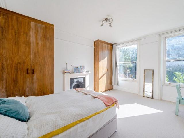 Flat for sale in London Borough of Lewisham, New Cross