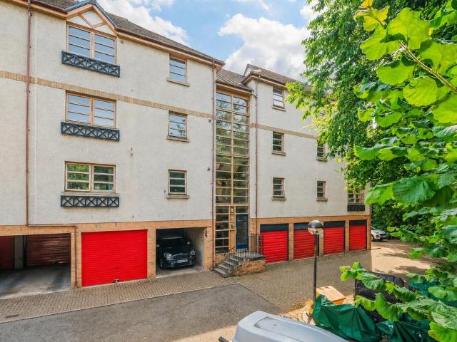 Flat for sale in Bangholm, Trinity