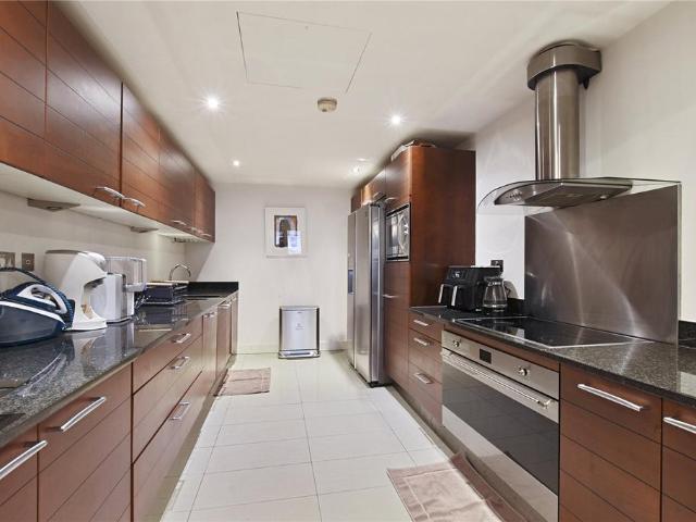 Flat for sale in St. John's Wood, Greater London
