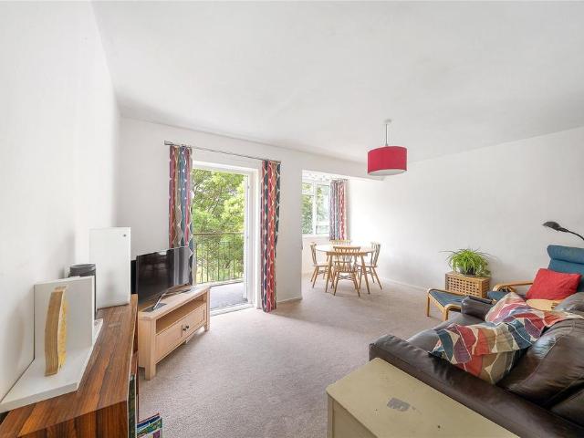 Flat for sale in Southfields, Greater London
