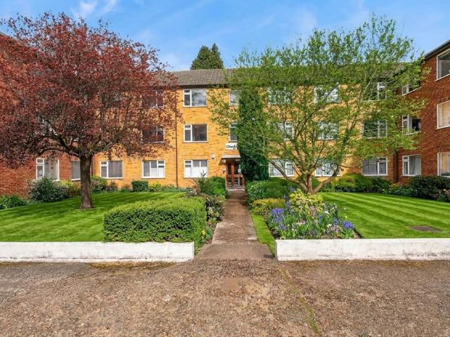 Flat for sale in Greater London