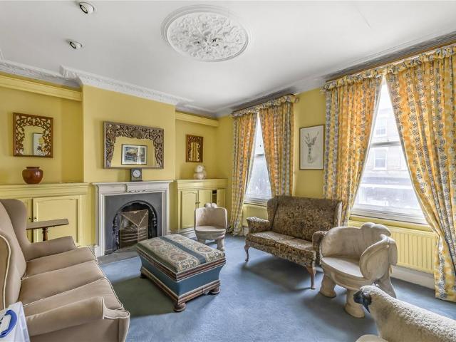 Flat for sale in Fulham, Sands End