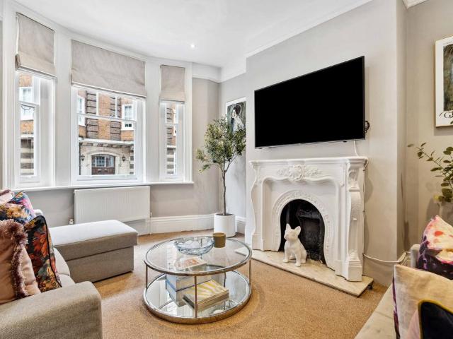 Flat for sale in Marylebone, Greater London