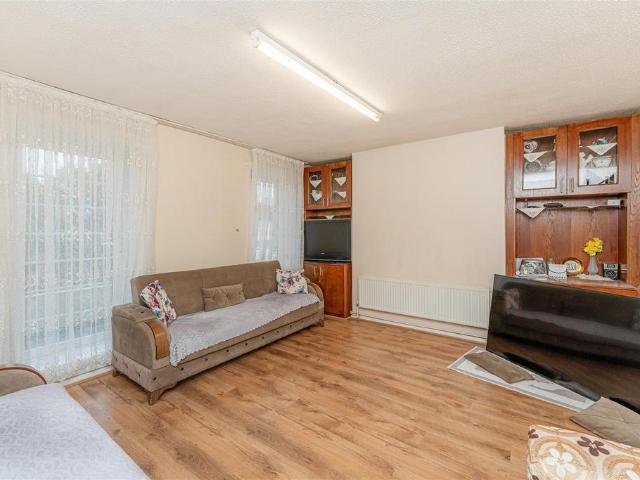 Flat for sale in Tottenham Hale, Greater London