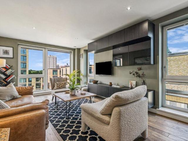 Flat for sale in Wandsworth, Greater London