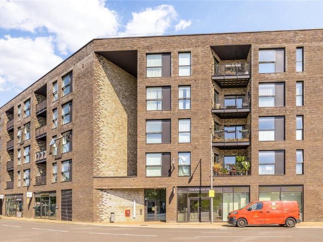 Flat for sale in Hackney Wick, Greater London