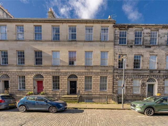 Flat for sale in Silvermills, Scotland