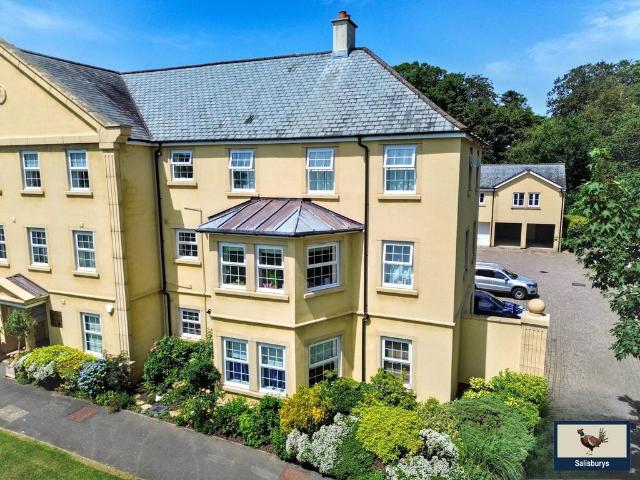Flat for sale in Weir Quay, Devon