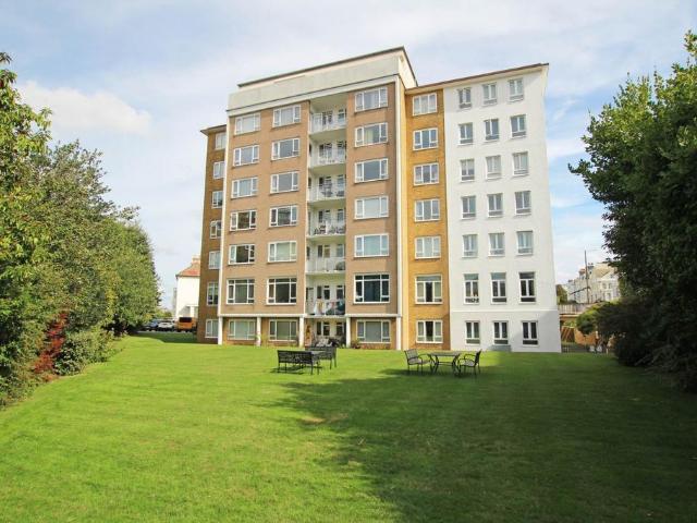 Flat for sale in Eastbourne, East Sussex