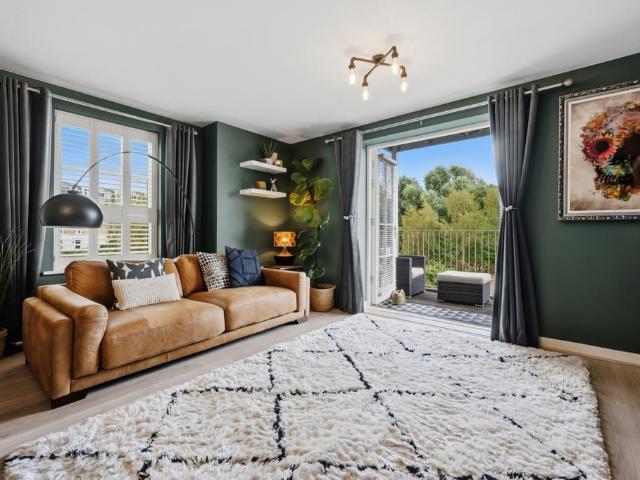 Flat for sale in The King's Mile, The Bridge
