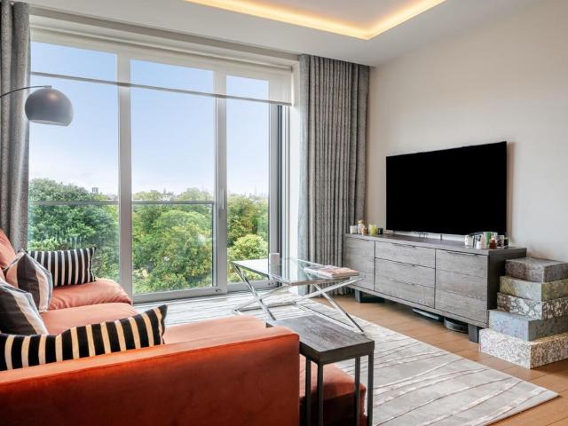 Flat for sale in Walham Green, Greater London