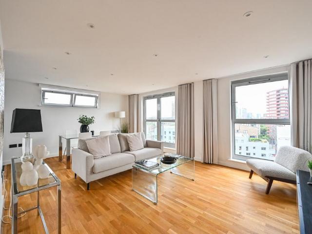 Flat for sale in Hoxton, De Beauvoir Town