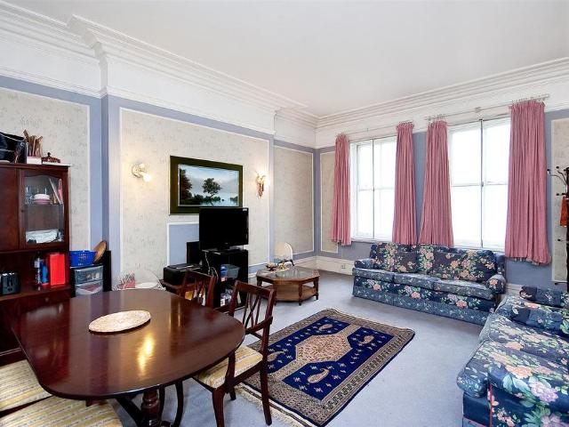 Flat for sale in Knightsbridge, Greater London