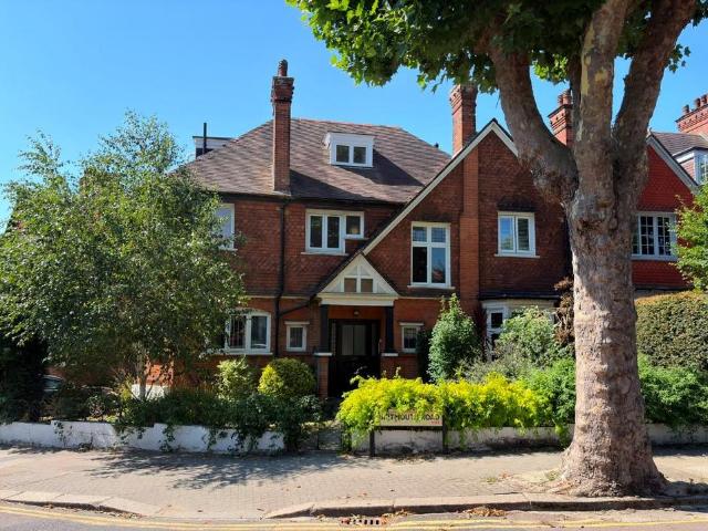 Flat for sale in Mapesbury, Greater London