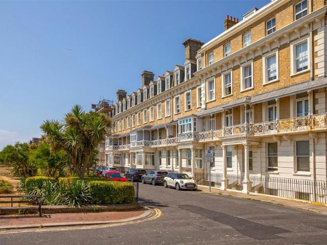 Flat for sale in West Worthing, Worthing