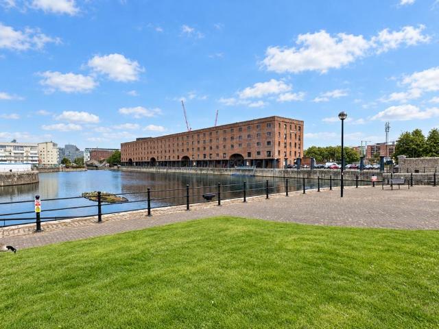 Flat for sale in Baltic Triangle, Calderstones