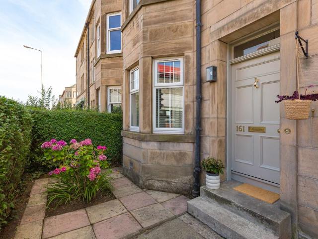 Flat for sale in Stockbridge, Scotland