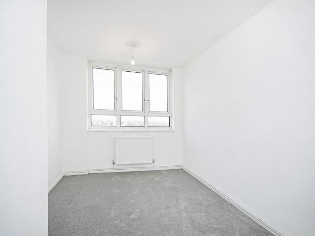 Flat for sale in Upper Clapton, Greater London