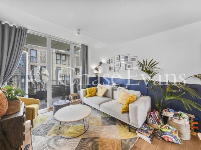 Flat for sale in Elephant and Castle, Greater London